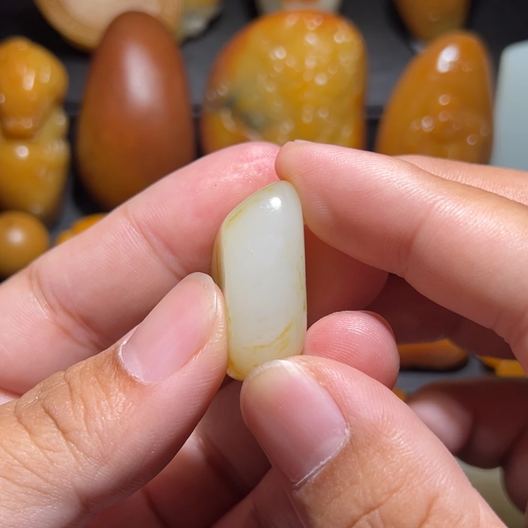 老****和田玉未镶嵌颈饰