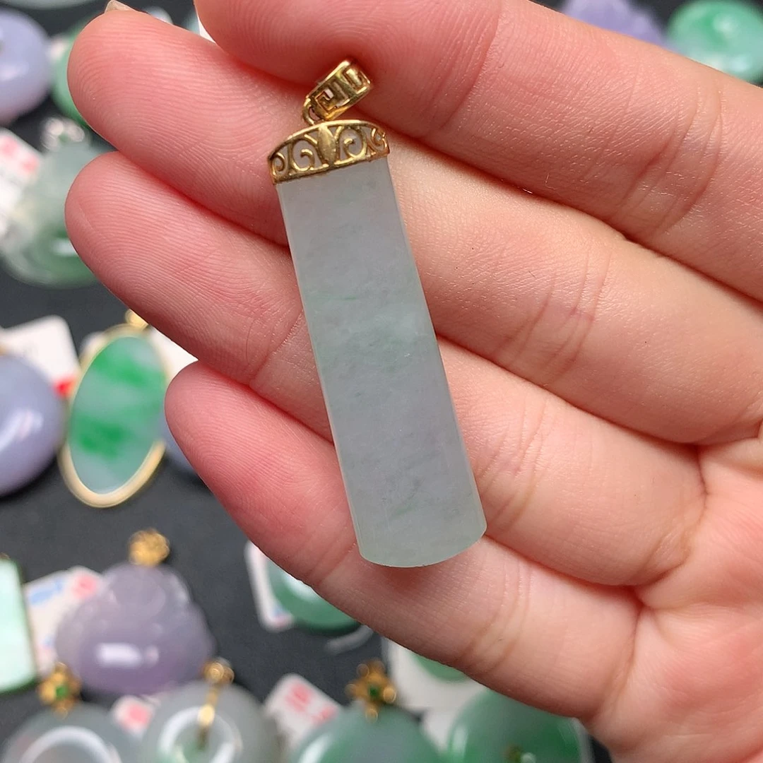 颈饰18K金镶嵌翡翠翡翠吊坠