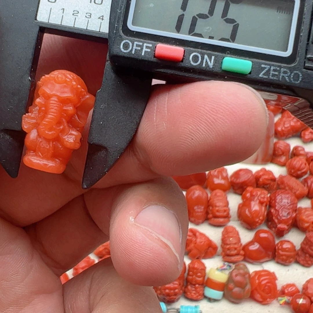 南红玛瑙配饰未镶嵌