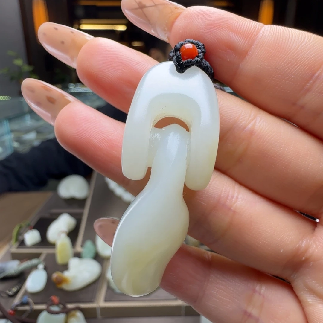 和田玉未镶嵌挂件