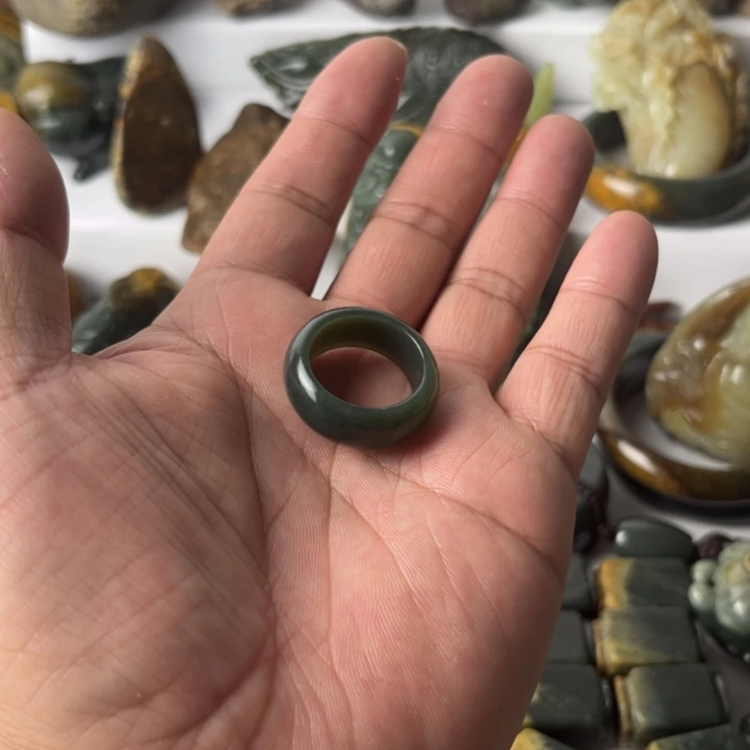 【闪购商品】透闪石质玉把件未镶嵌小*