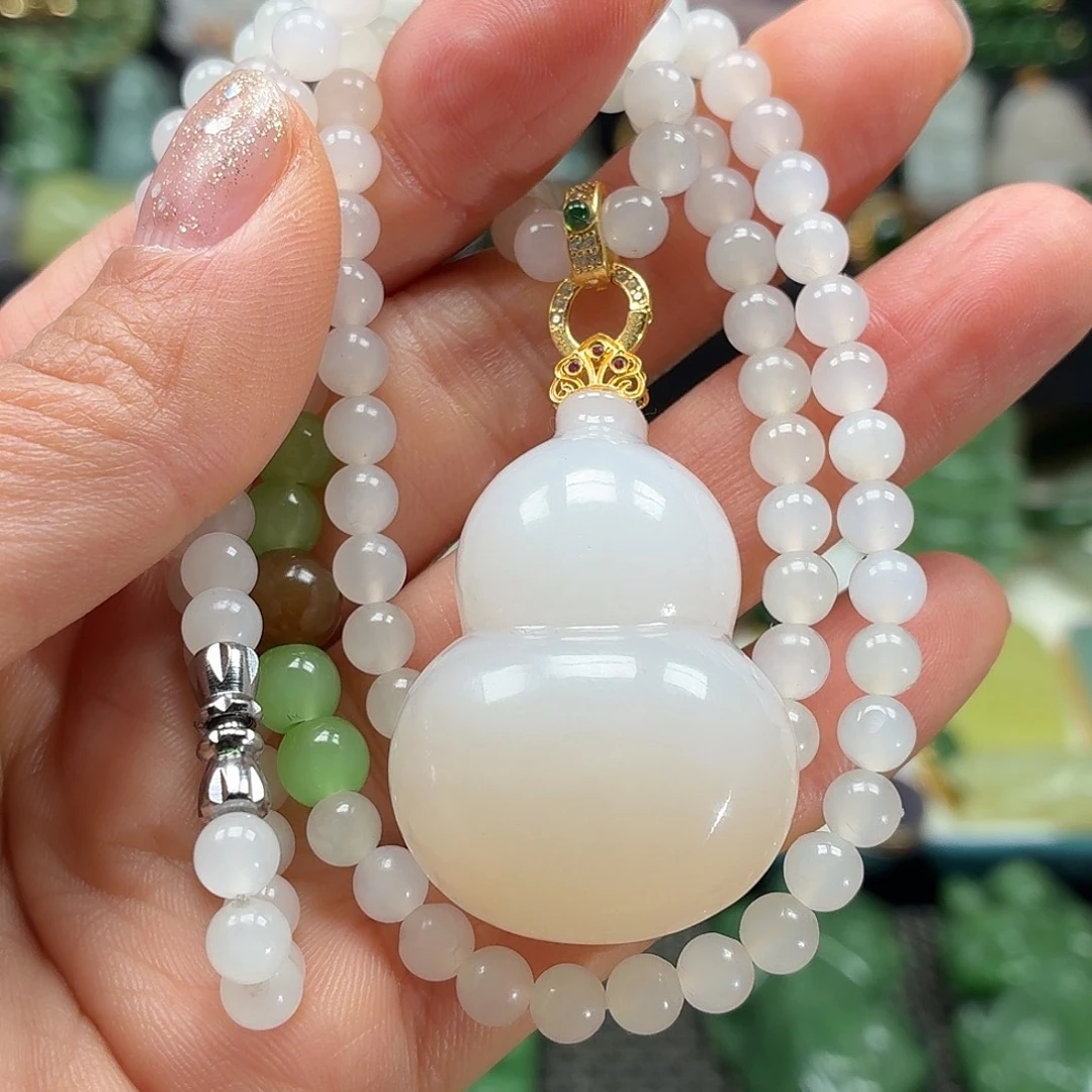 和田玉18K金镶嵌颈饰