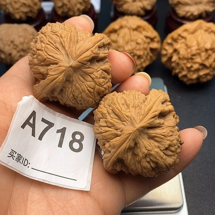 文玩核桃吊坠南疆4.4