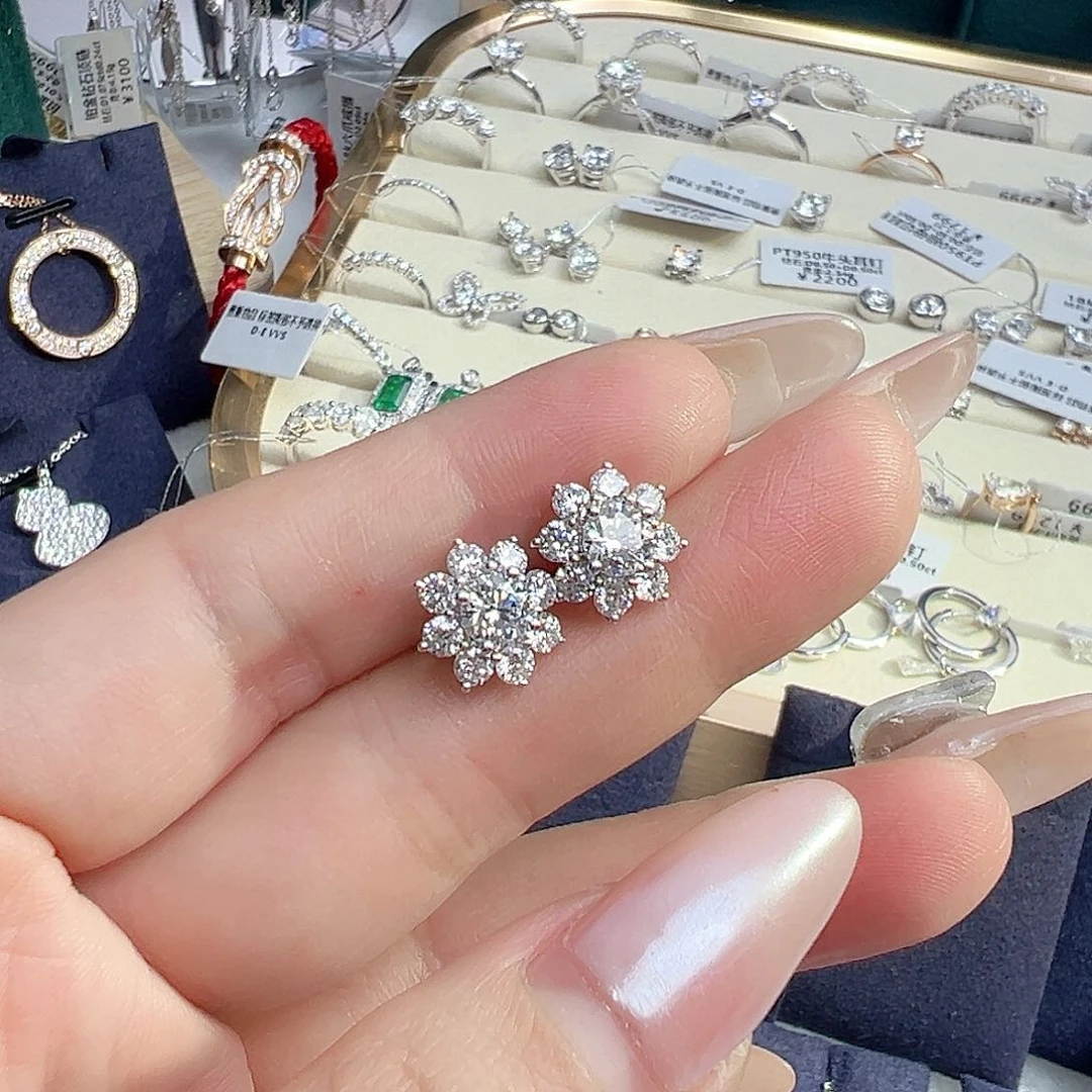 实验室培育钻石铂Pt950镶嵌太阳花耳钉