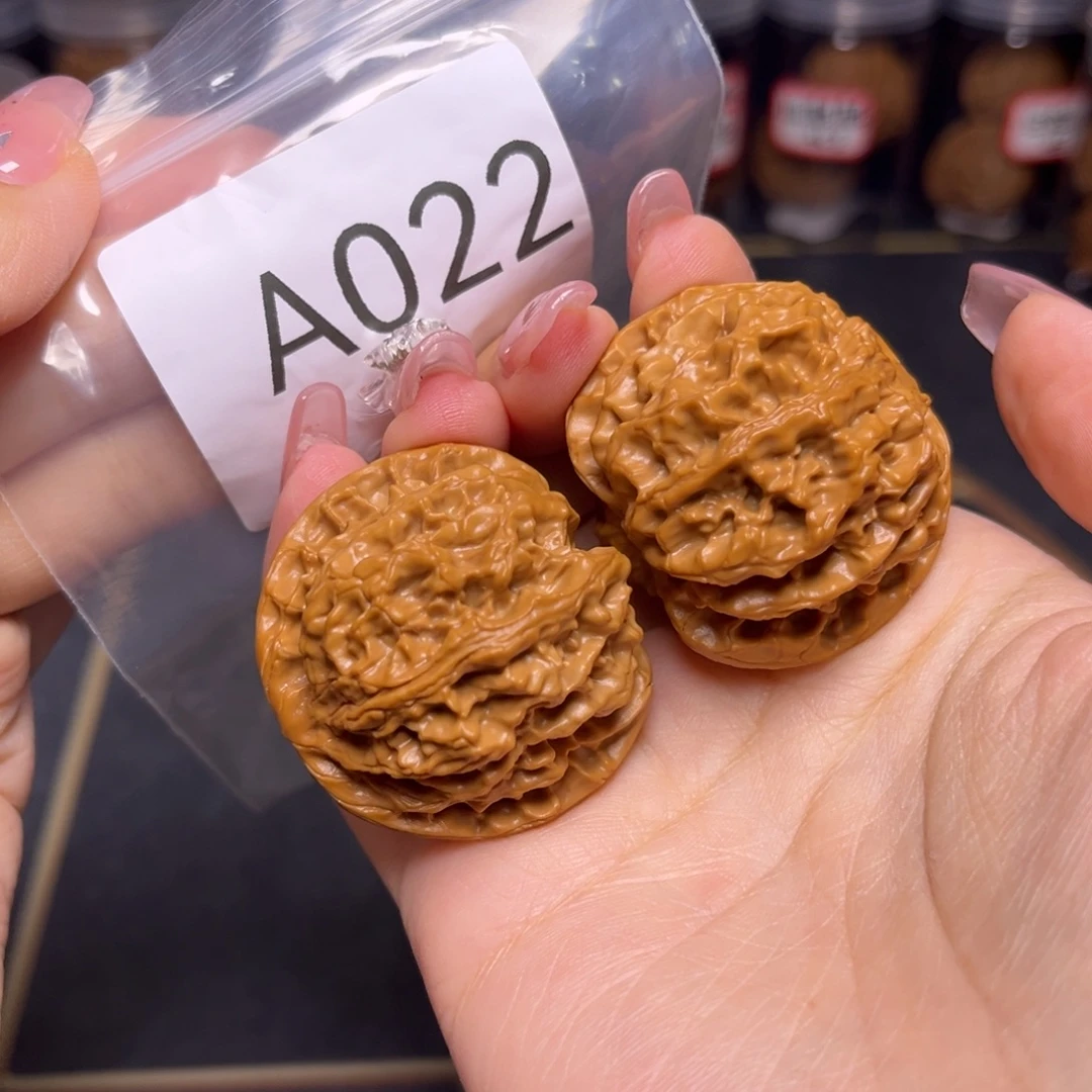 文玩核桃吊坠苹果园41.5