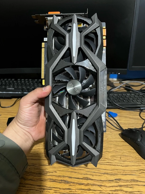 95新 ZOTAC/索泰 索泰1080玩家力量至尊 8G显卡