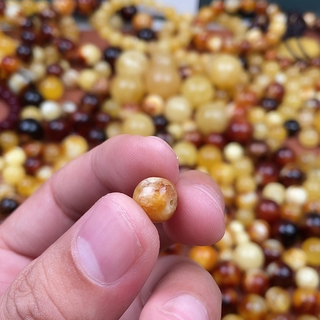 小***白未镶嵌琥珀珠宝奇石