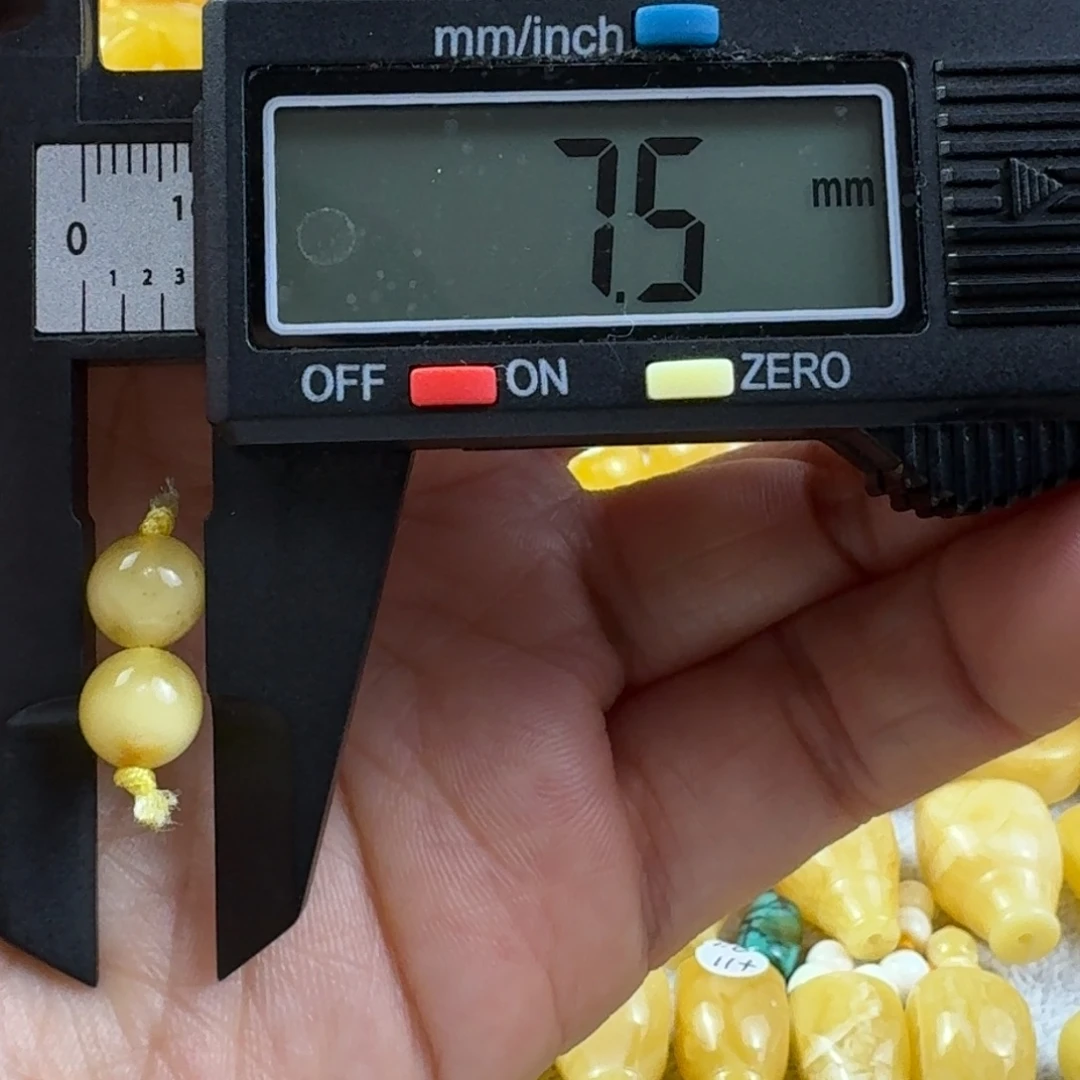 蜜蜡未镶嵌裸石11杂