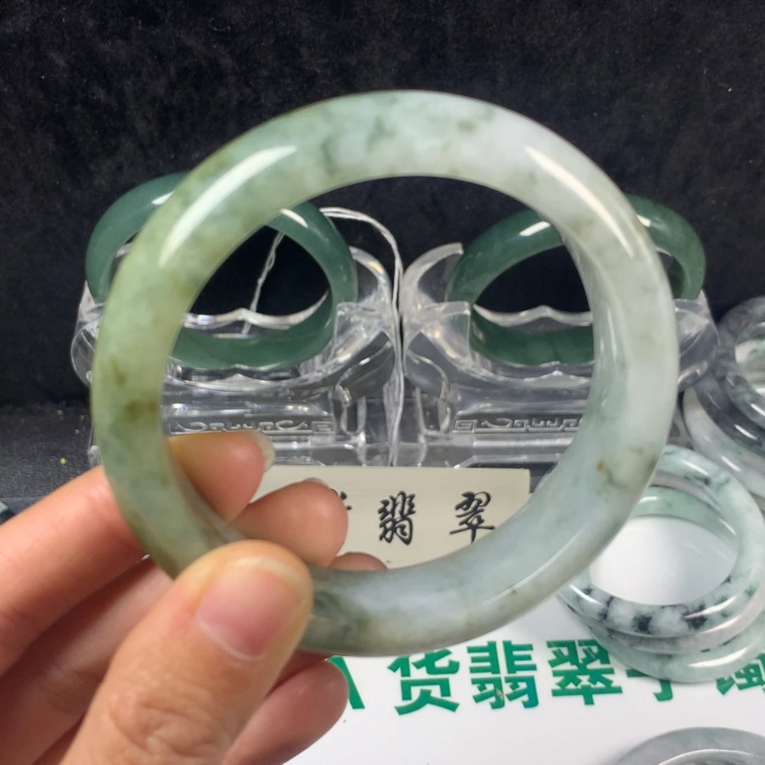 翡翠未镶嵌手镯19号   58.8圈