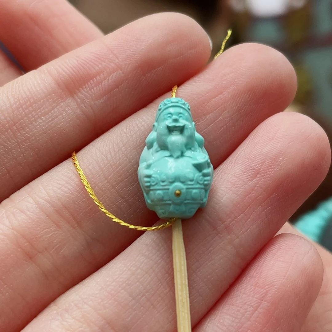 绿松石颈饰未镶嵌