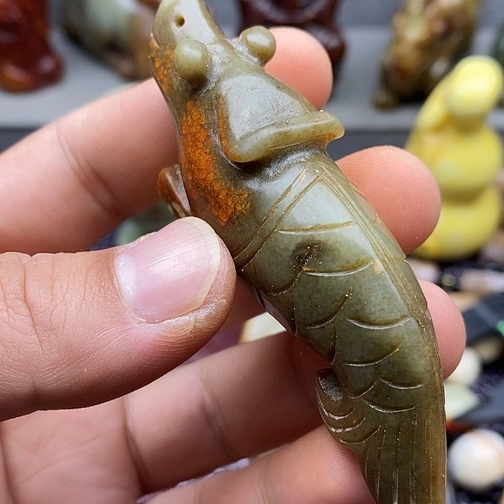 未镶嵌蛇纹石玉颈饰