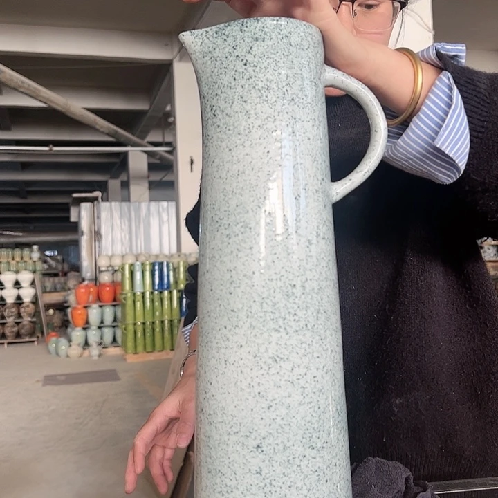 景德镇陶瓷花瓶工厂