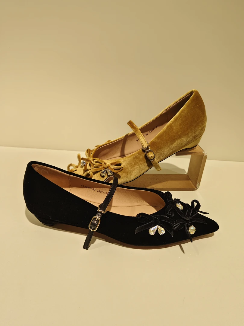 613155752漫步佳人2025春款时尚气质低跟尖头玛丽珍浅口