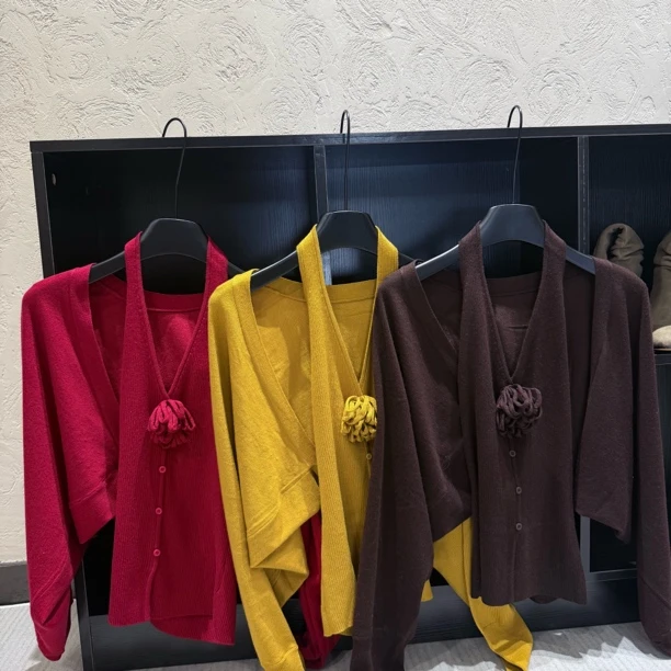 KW【港风挂脖】南油欧货设计师款复古明媚气质挂脖上衣搭配坎肩
