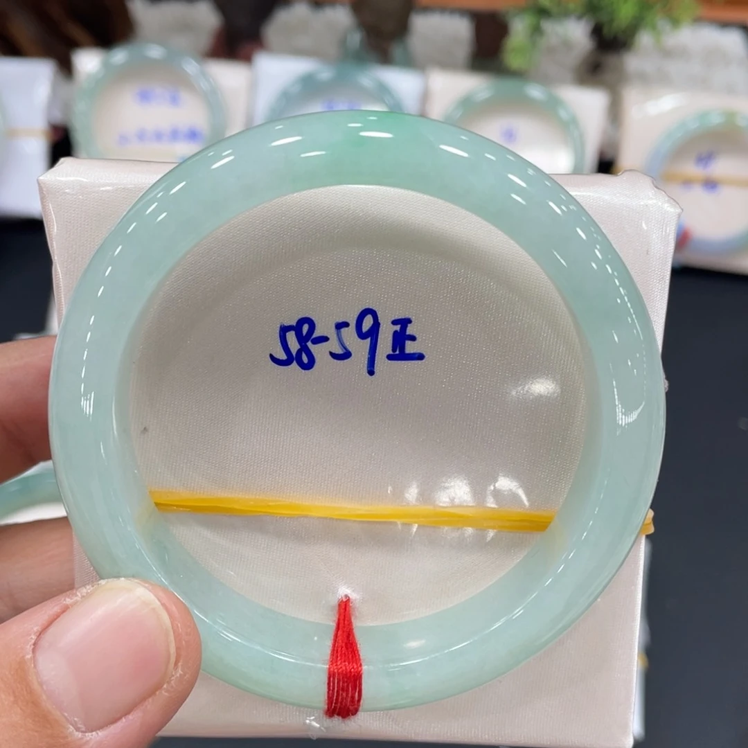未镶嵌手镯翡翠翡翠