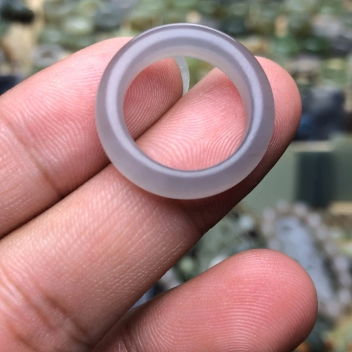 和田玉未镶嵌颈饰杨*嘟