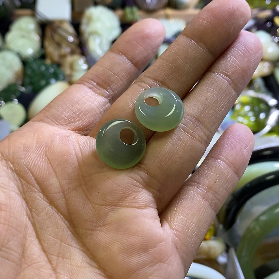 未镶嵌岫玉耳环yid