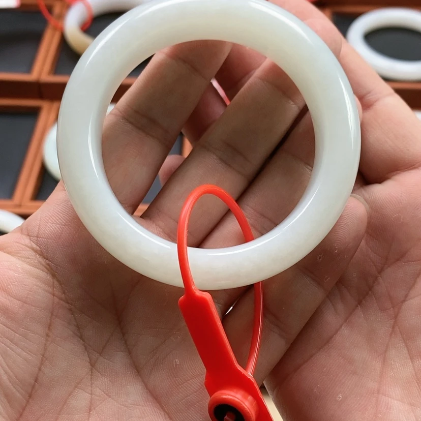 【闪购商品】未镶嵌手镯和田玉