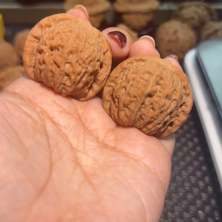 吊坠文玩核桃36全品血麒麟一对