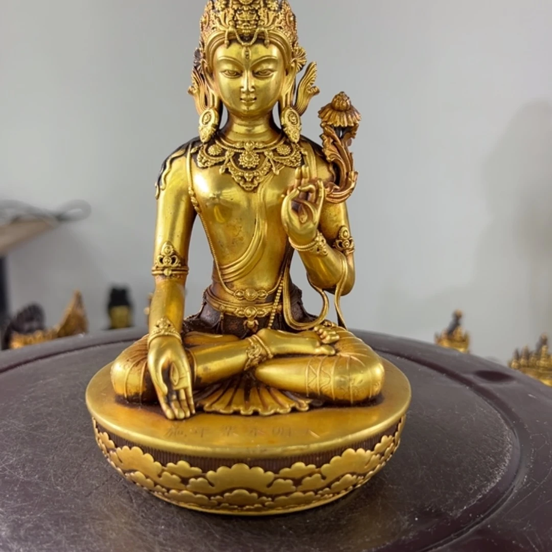 藏**奇佛像的造型和造型