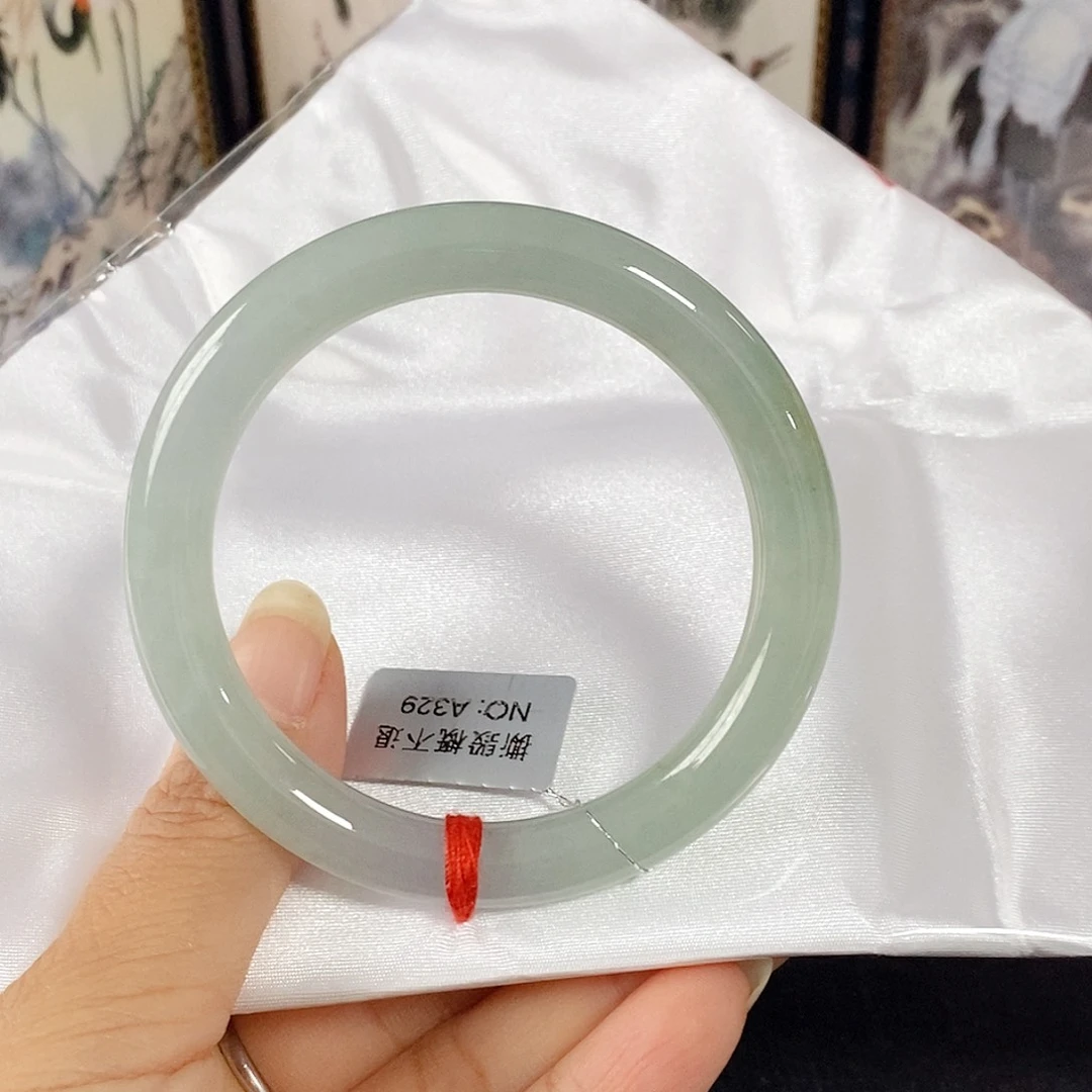 翡翠未镶嵌手镯（圆镯）手镯