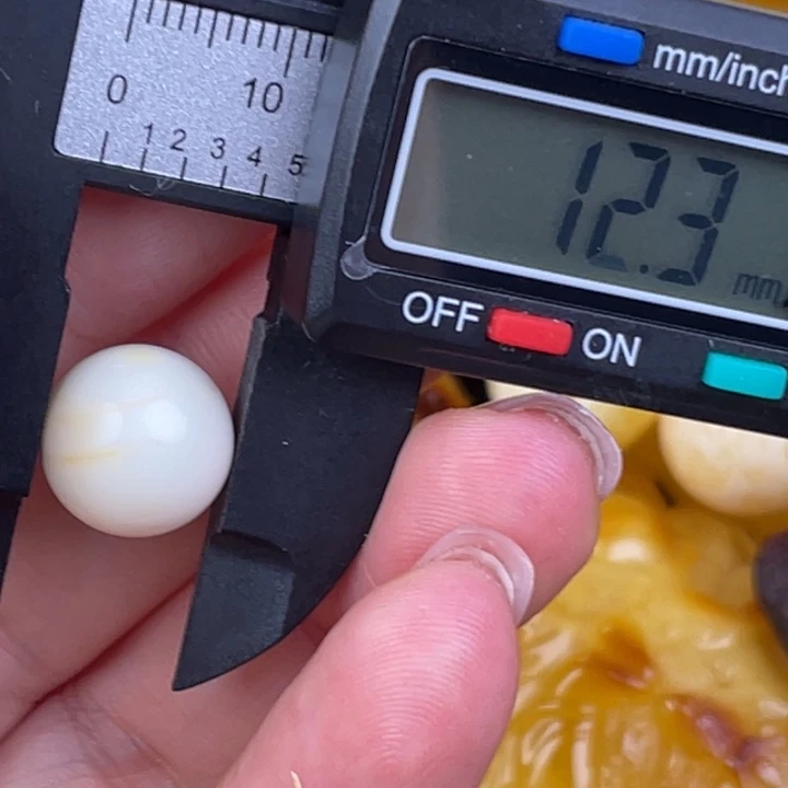 蜜蜡未镶嵌裸石微瑕737