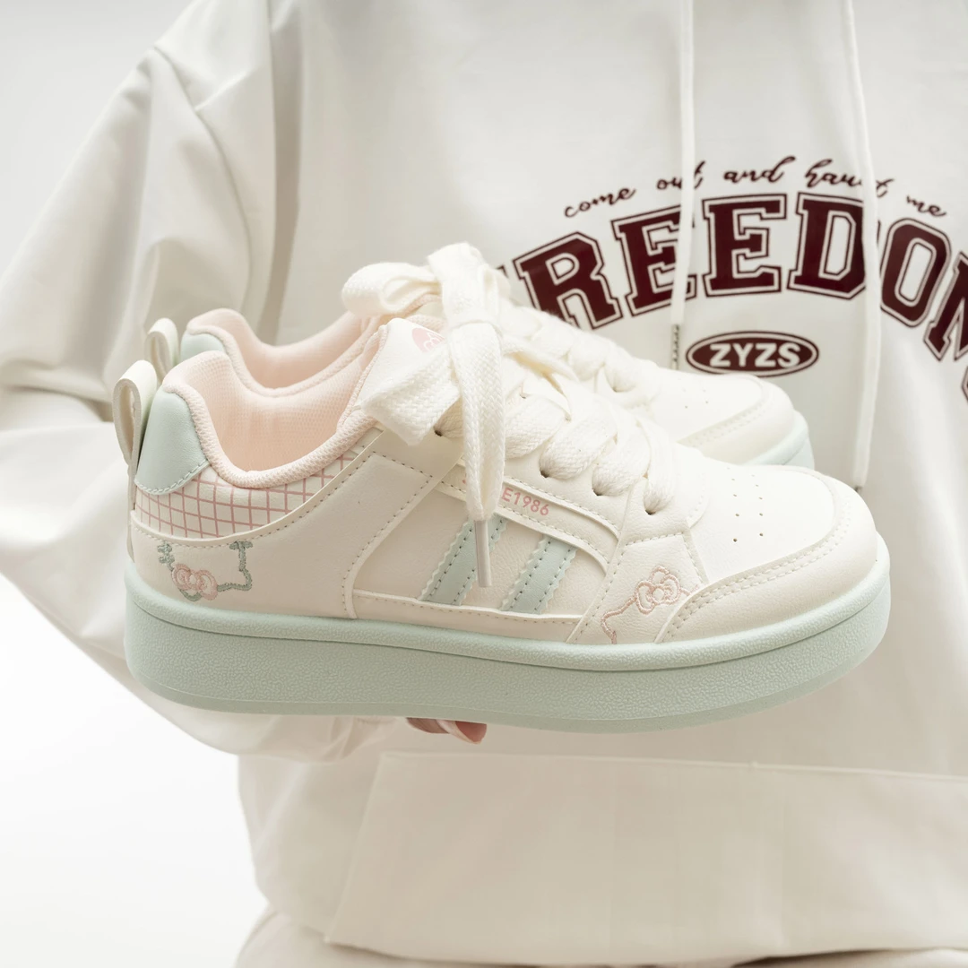 少女孩爆款秋季小白鞋女2025新款透气休闲百搭厚底轻便学生板鞋