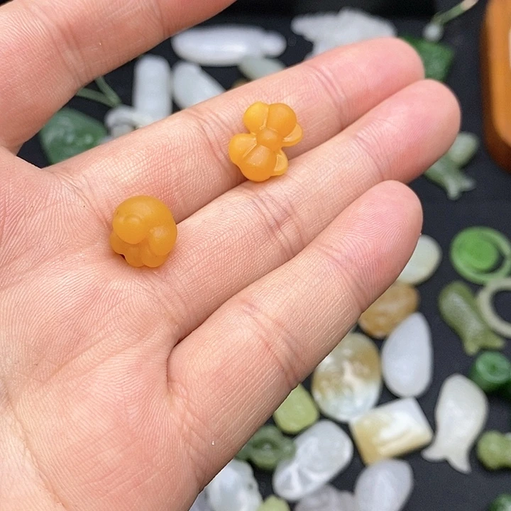 石英质玉配饰未镶嵌那**月