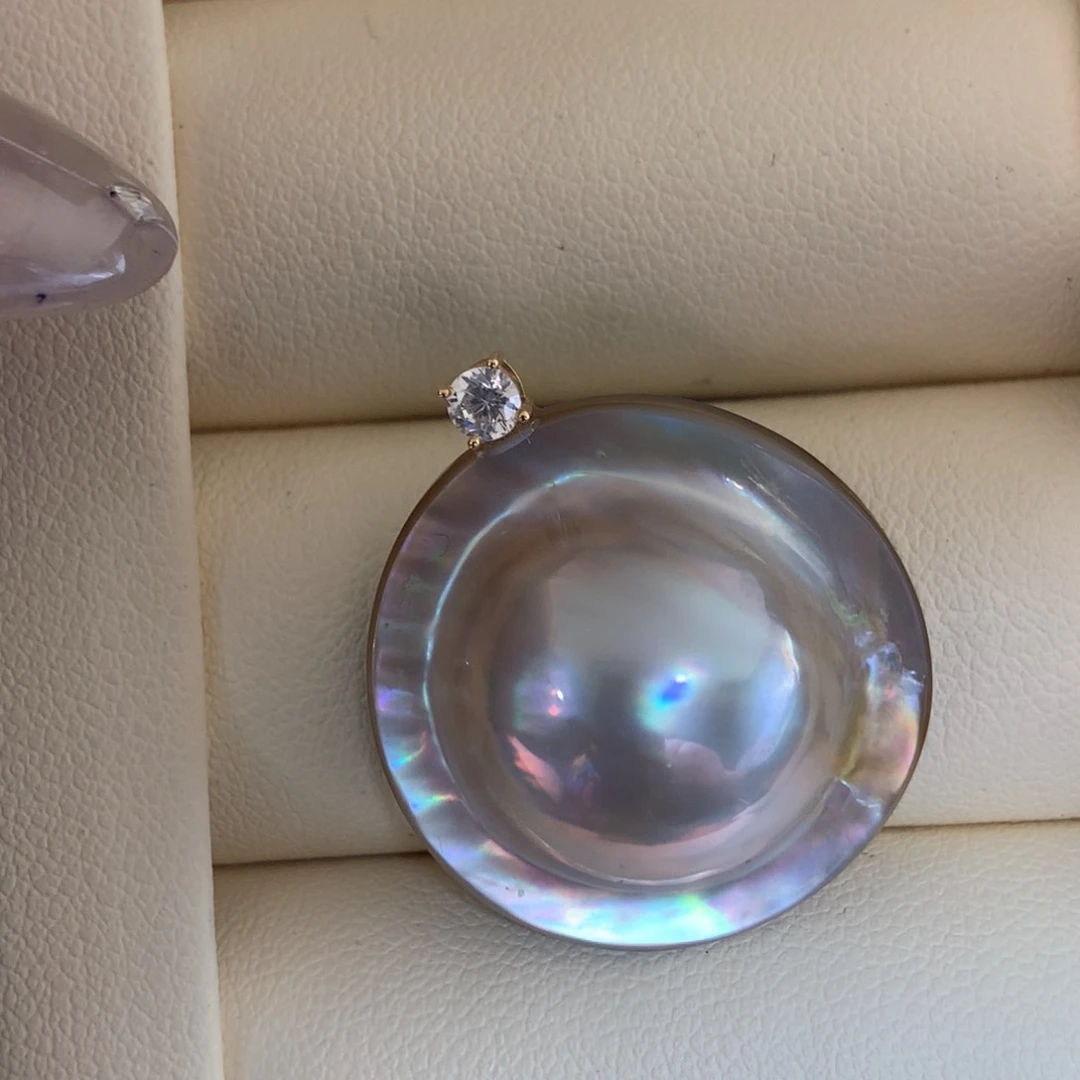 18K金镶嵌颈饰拼合珍珠（马贝珠）