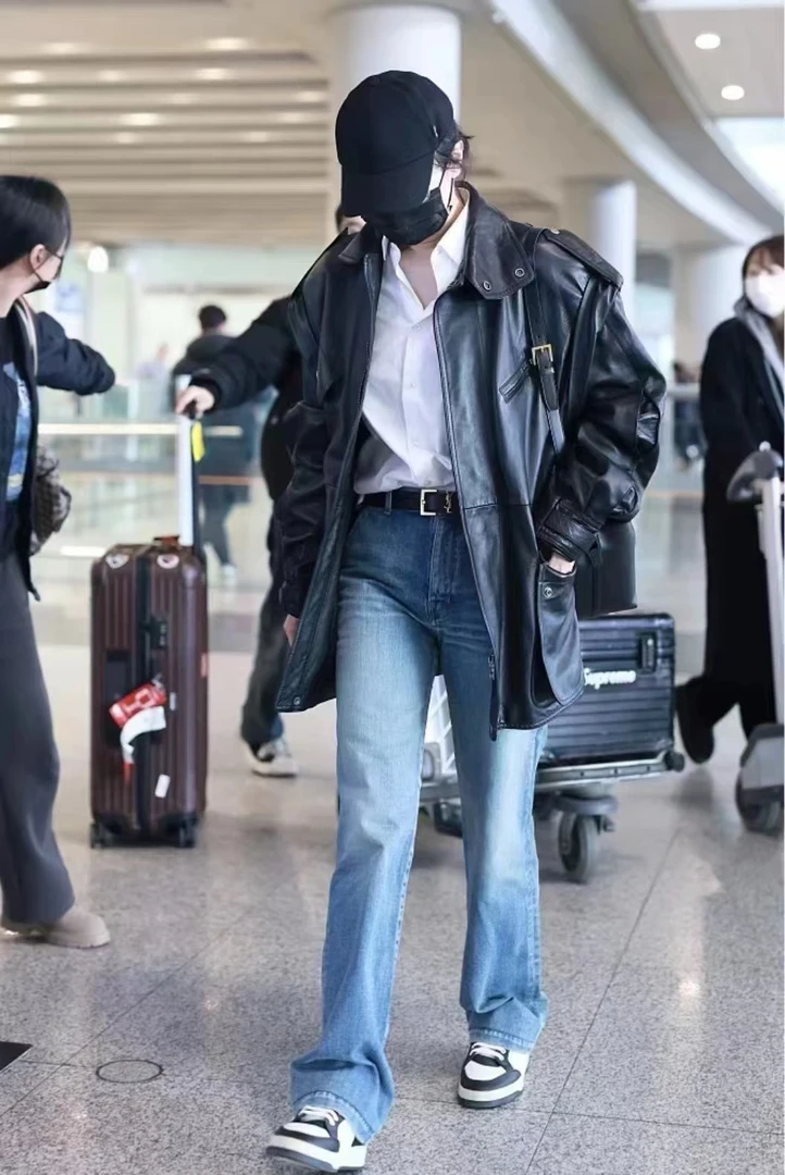 【深圳TY女装】25年新款显瘦网红款时尚明星同款小羊皮黑色皮衣外套