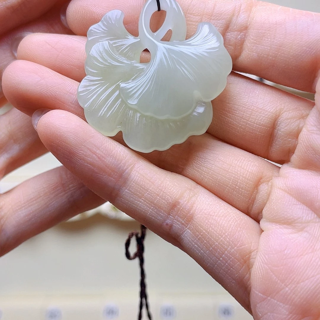 蕙***心和田玉未镶嵌吊坠(赠链)