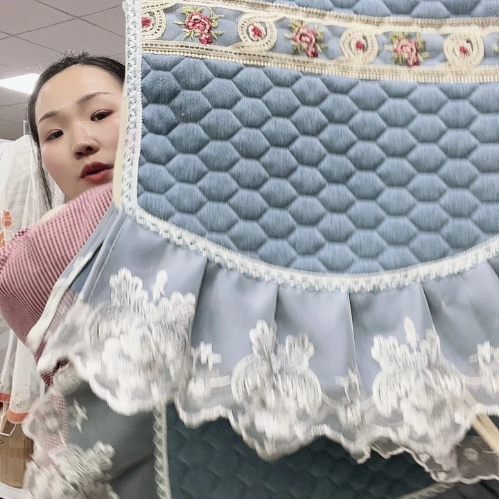 毛绒她咯啦咯啦咯啦