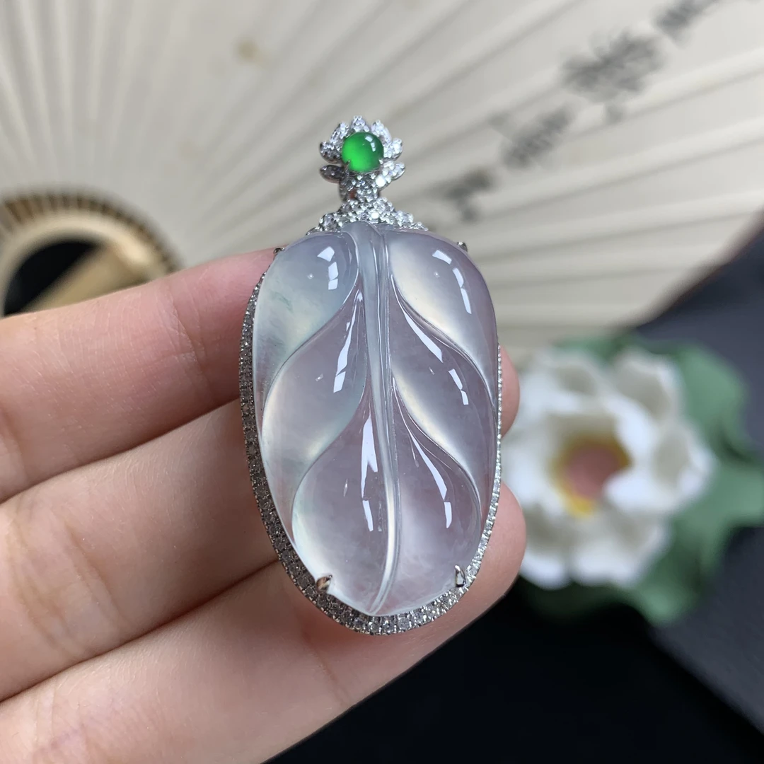 缅甸天然A货翡翠 18K金镶嵌冰种起光叶子吊坠