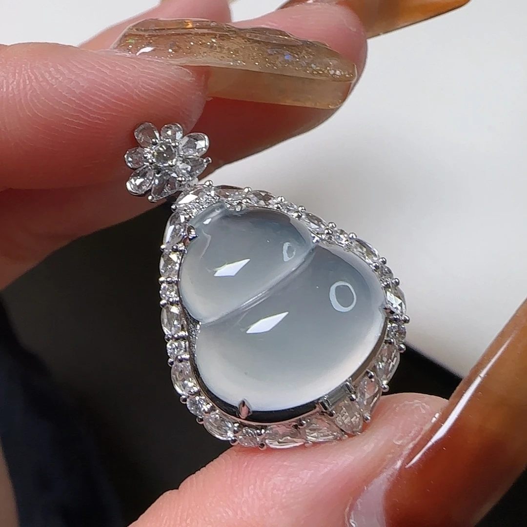 翡翠18K金镶嵌颈饰天然翡翠