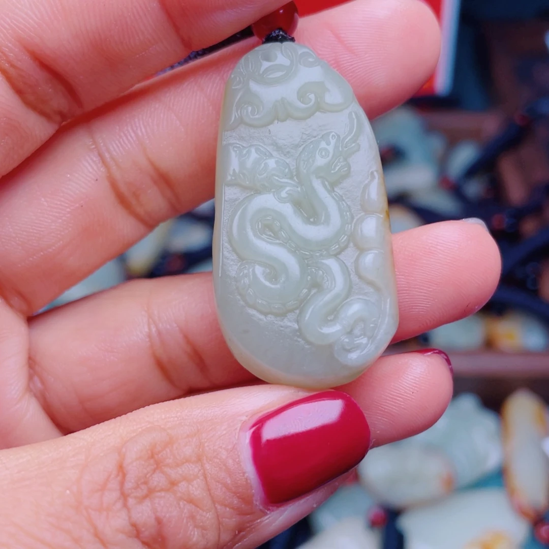 和田玉未镶嵌颈饰