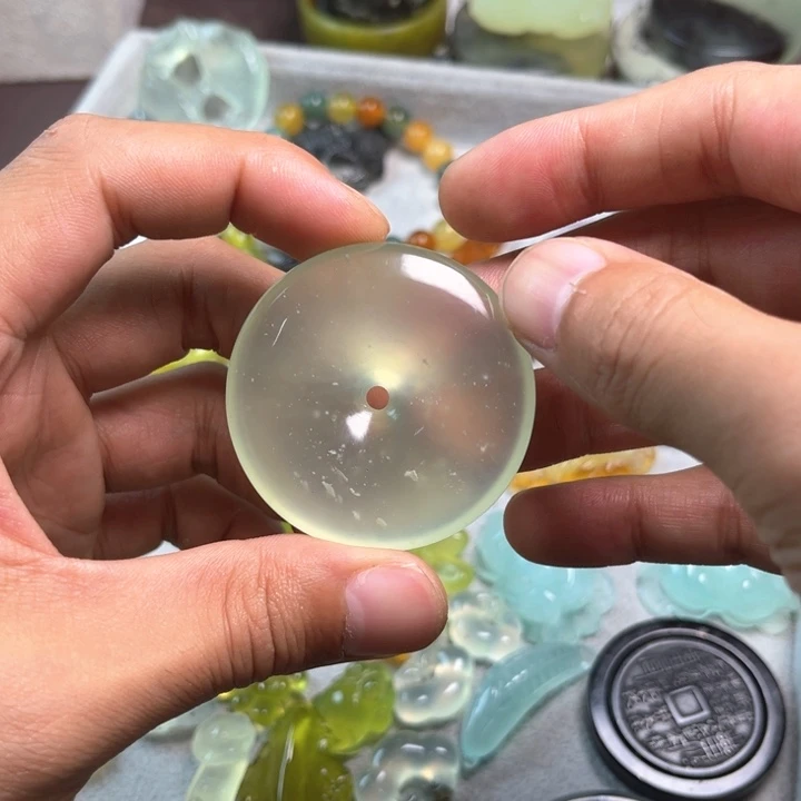 未镶嵌蛇纹石玉颈饰