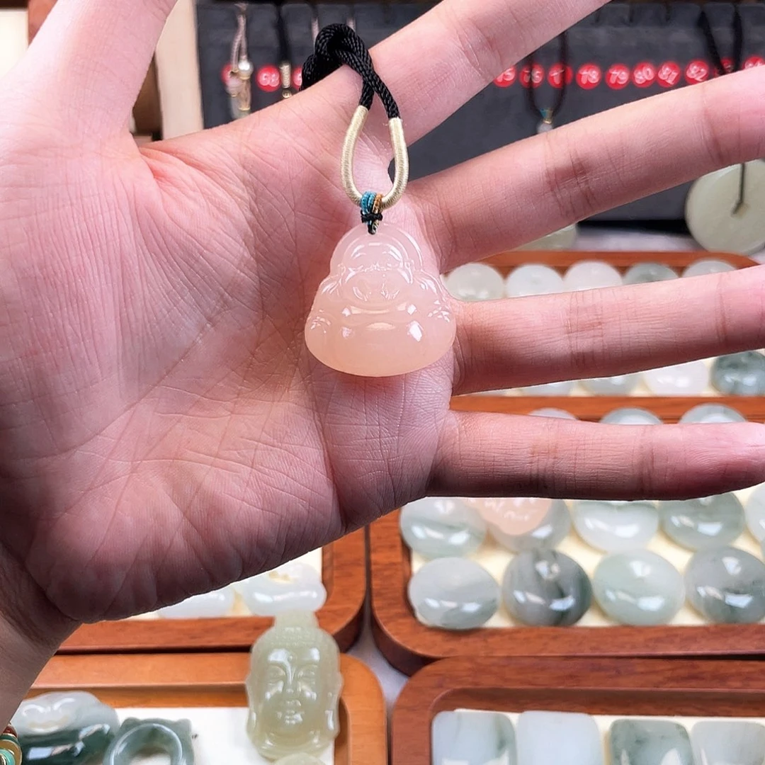 颈饰未镶嵌石英质玉