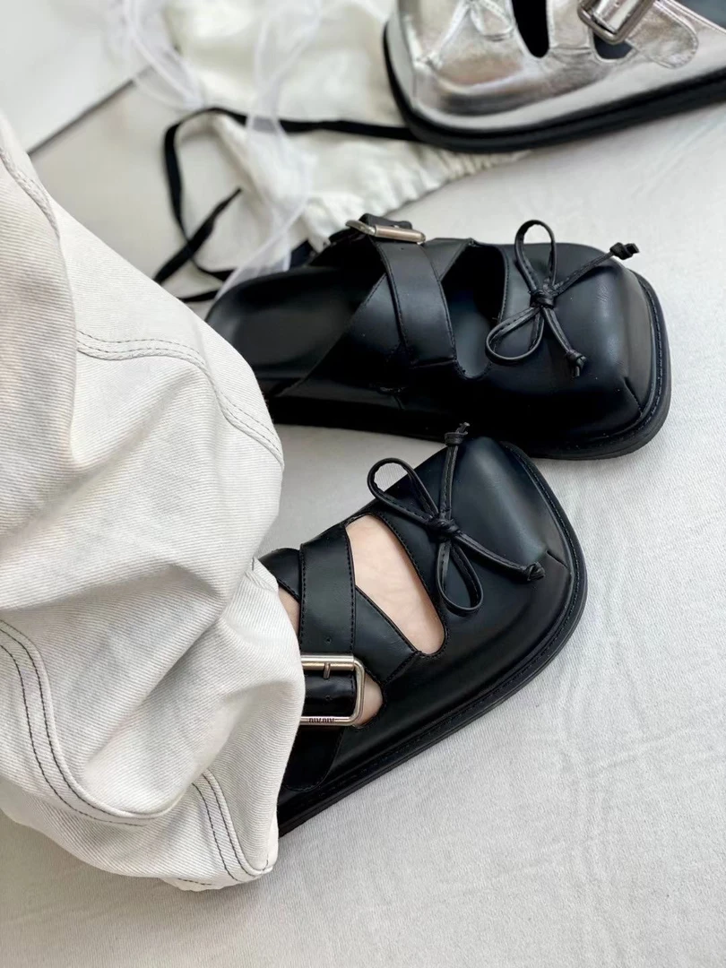 欧货2025夏季新款真皮方头半包拖鞋交叉皮带扣女外穿一脚蹬穆勒鞋