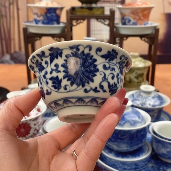 摆件陶青花缠枝莲压手杯