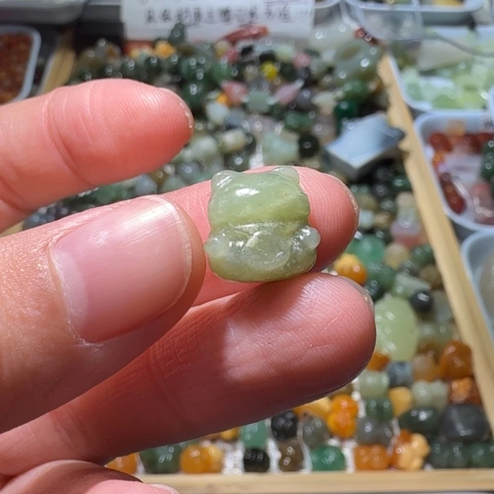 和田玉未镶嵌珠宝半成品