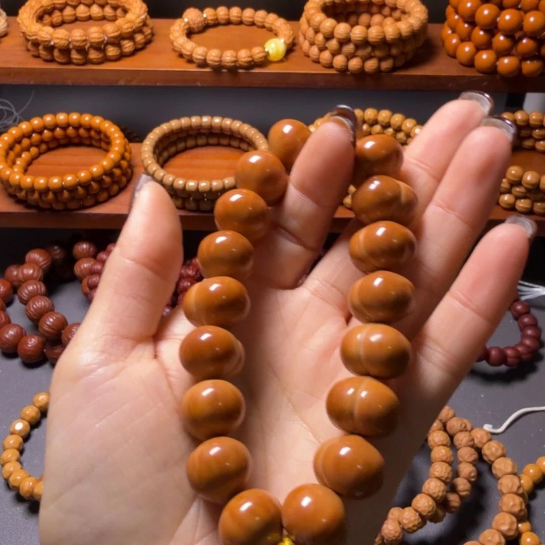 柯***。吊坠猴头核桃屁桃