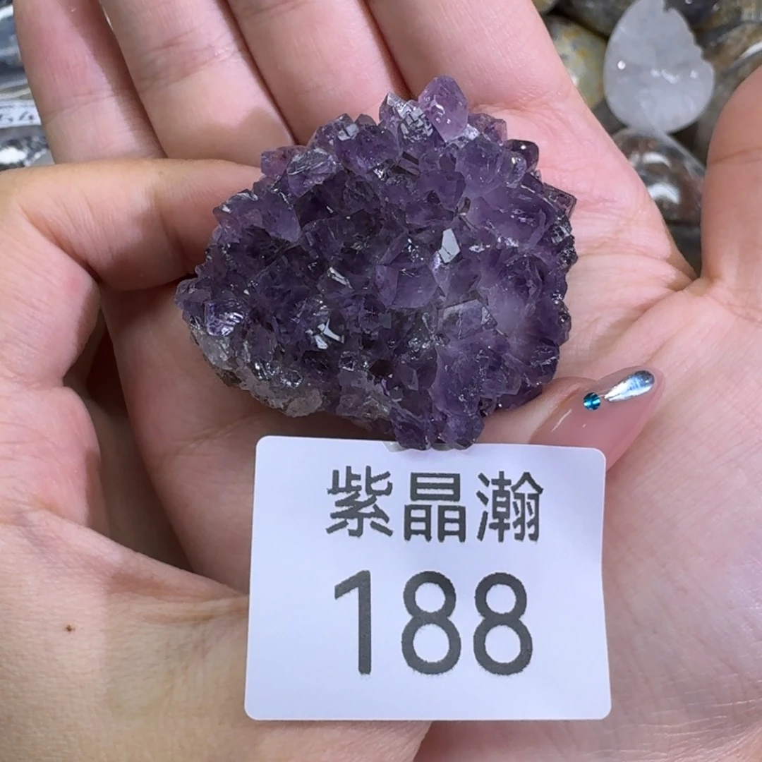 未镶嵌水晶大型摆件（非配饰）
