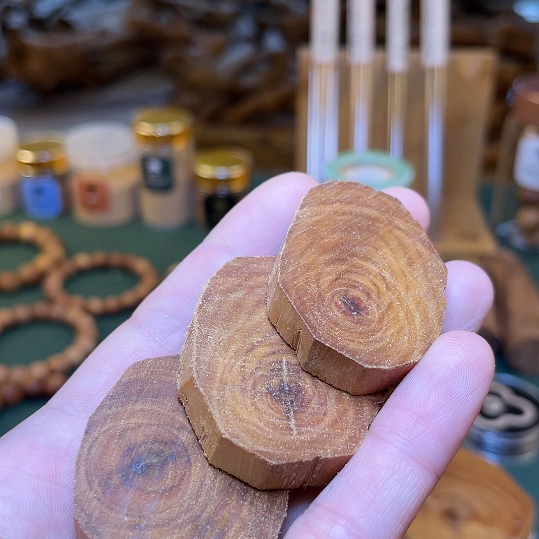 檀香木其他老山檀片片香随机发一