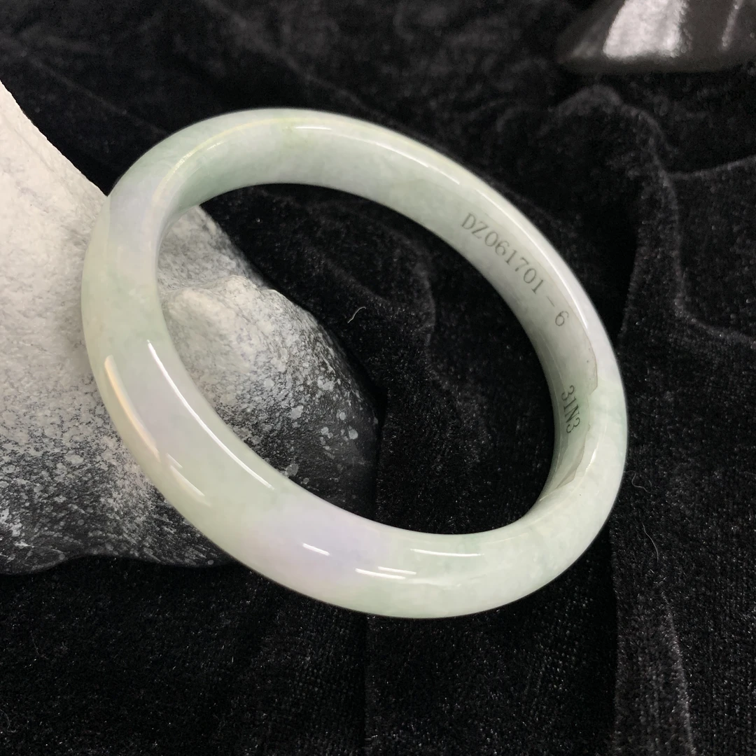 天然缅甸翡翠手镯