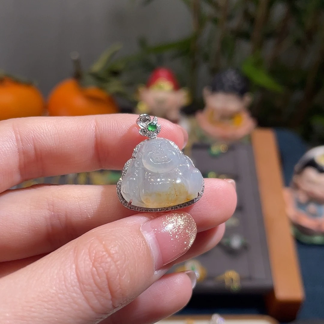 翡翠颈饰18K金镶嵌冰种肚里藏金舒佛