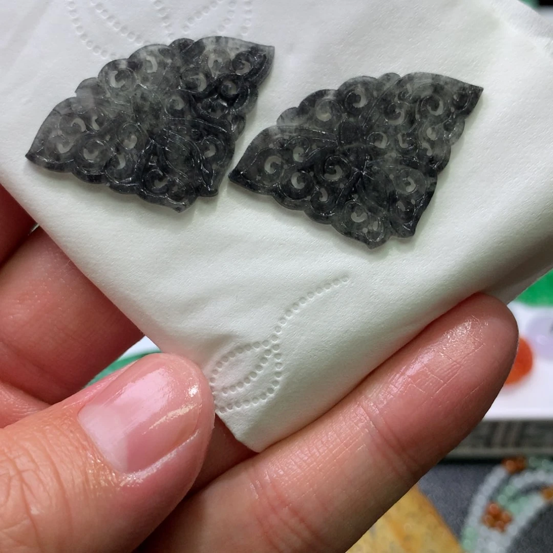 定制翡翠未镶嵌F***a耳饰