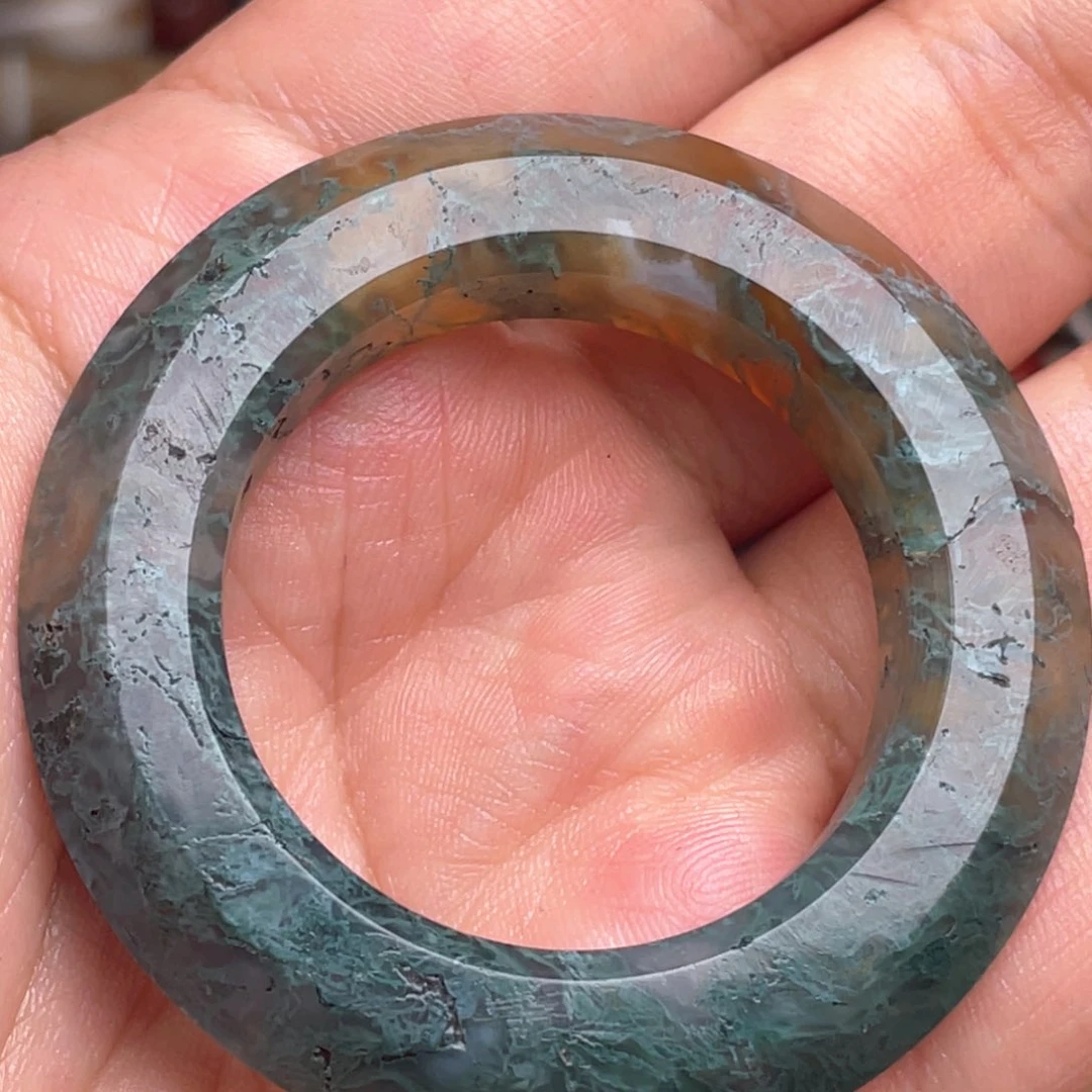 玛瑙/玉髓颈饰未镶嵌?**凨