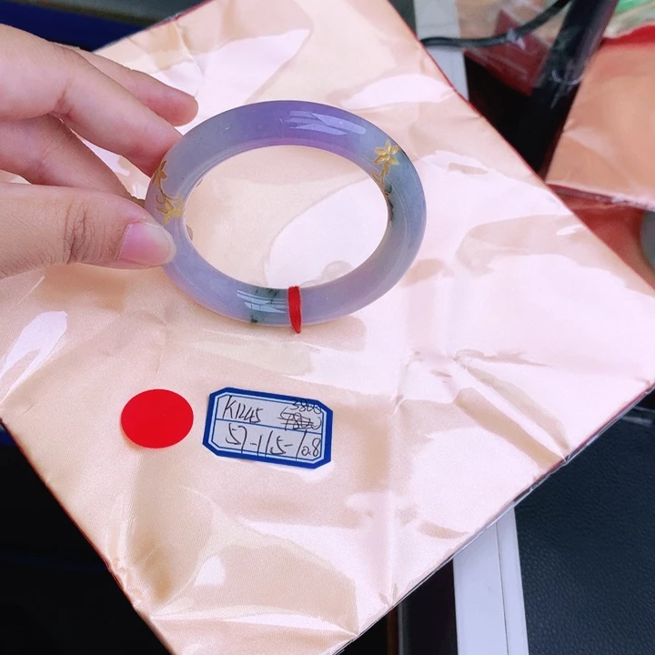 翡翠手镯未镶嵌缅甸翡翠