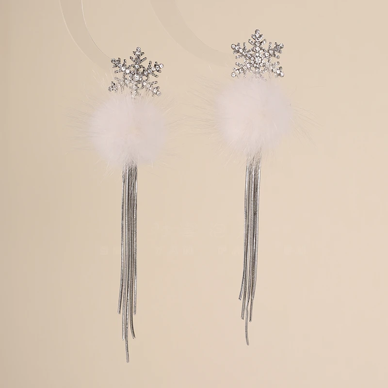 铜合金合成锆石耳饰 雪花星坠耳饰毛绒长款秋冬超仙个性时尚耳环