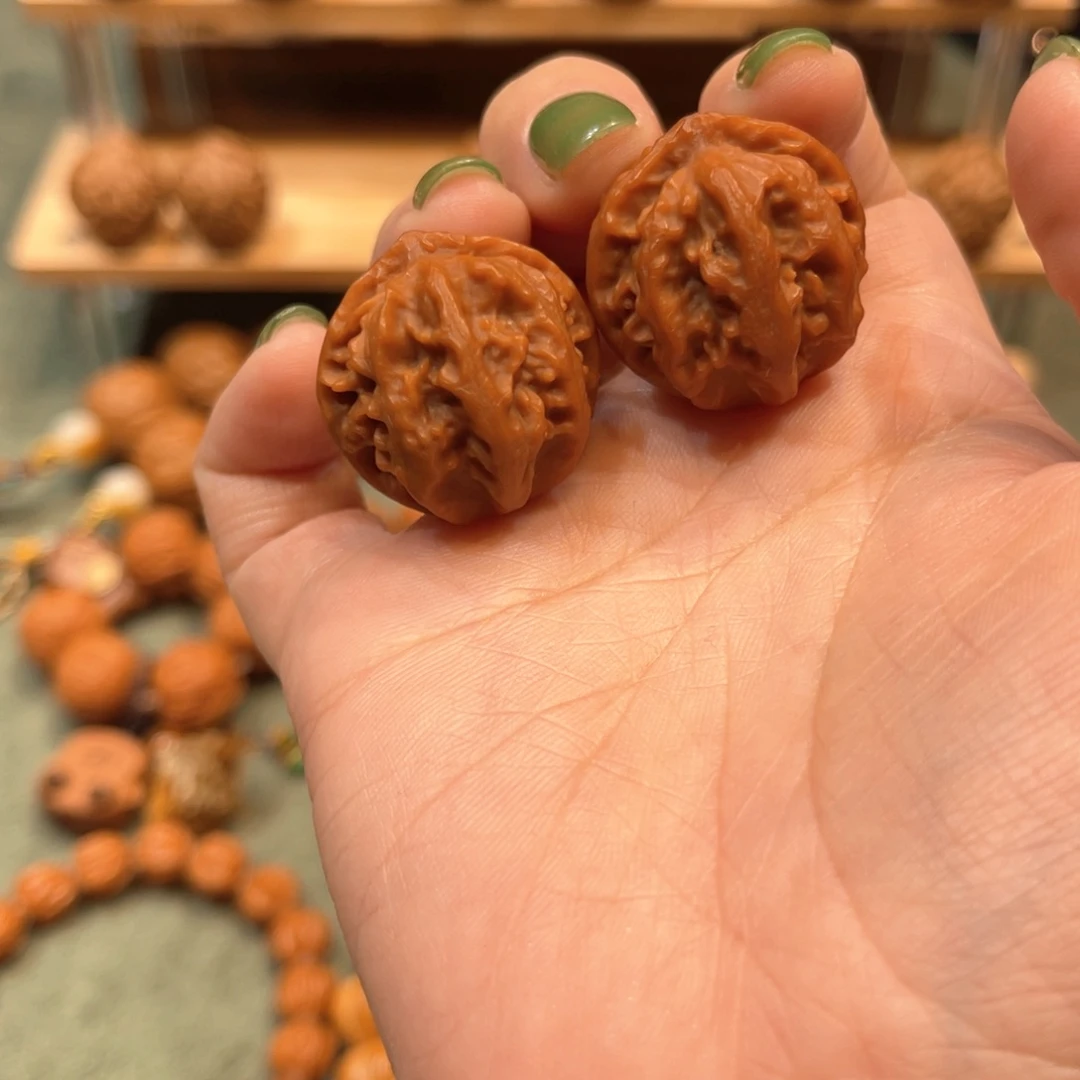 文玩核桃把件龙爪纹京八棱